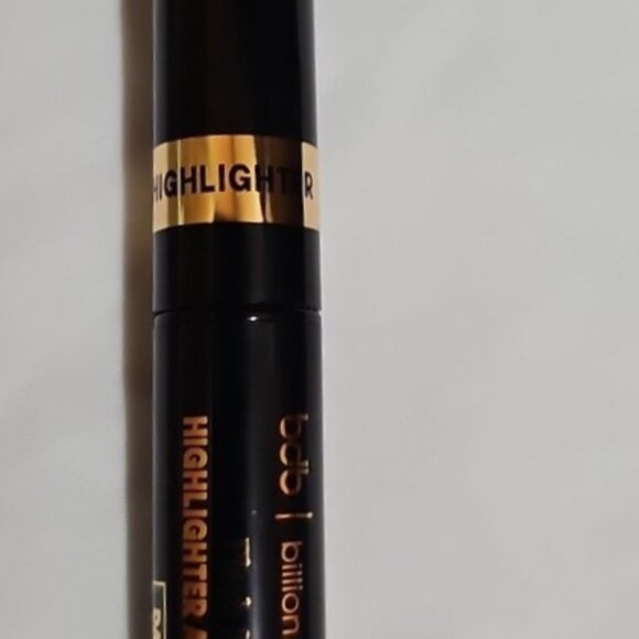 Billion Dollar Beauty Flash & Filter: Highlighter & Concealer, Dark, 0.067 oz - Picture 10 of 13